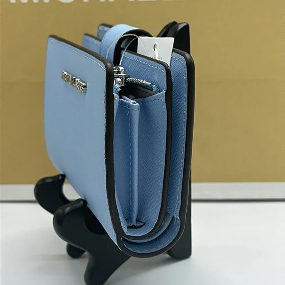 MICHAEL KORS Medium Saffiano Leather Bifold Zip CN Wallet
Sky Blue - Picture 5 of 14